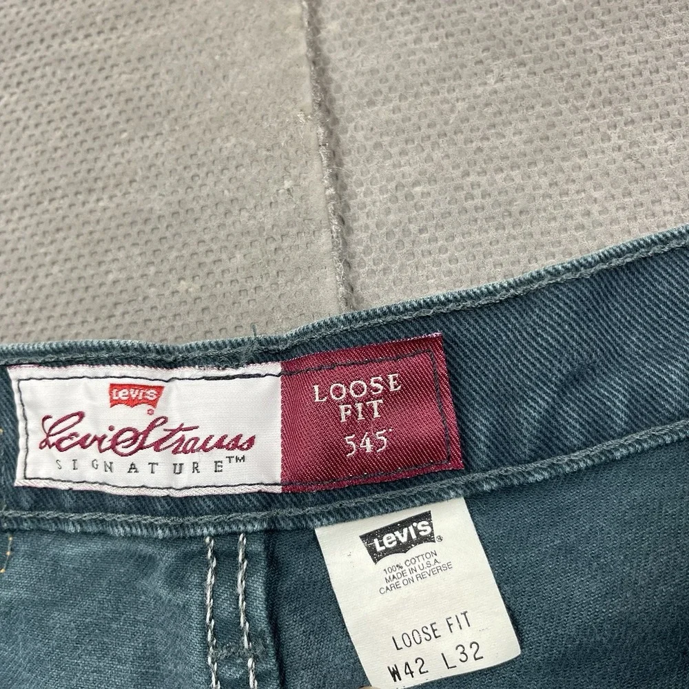 Levis tagged size
